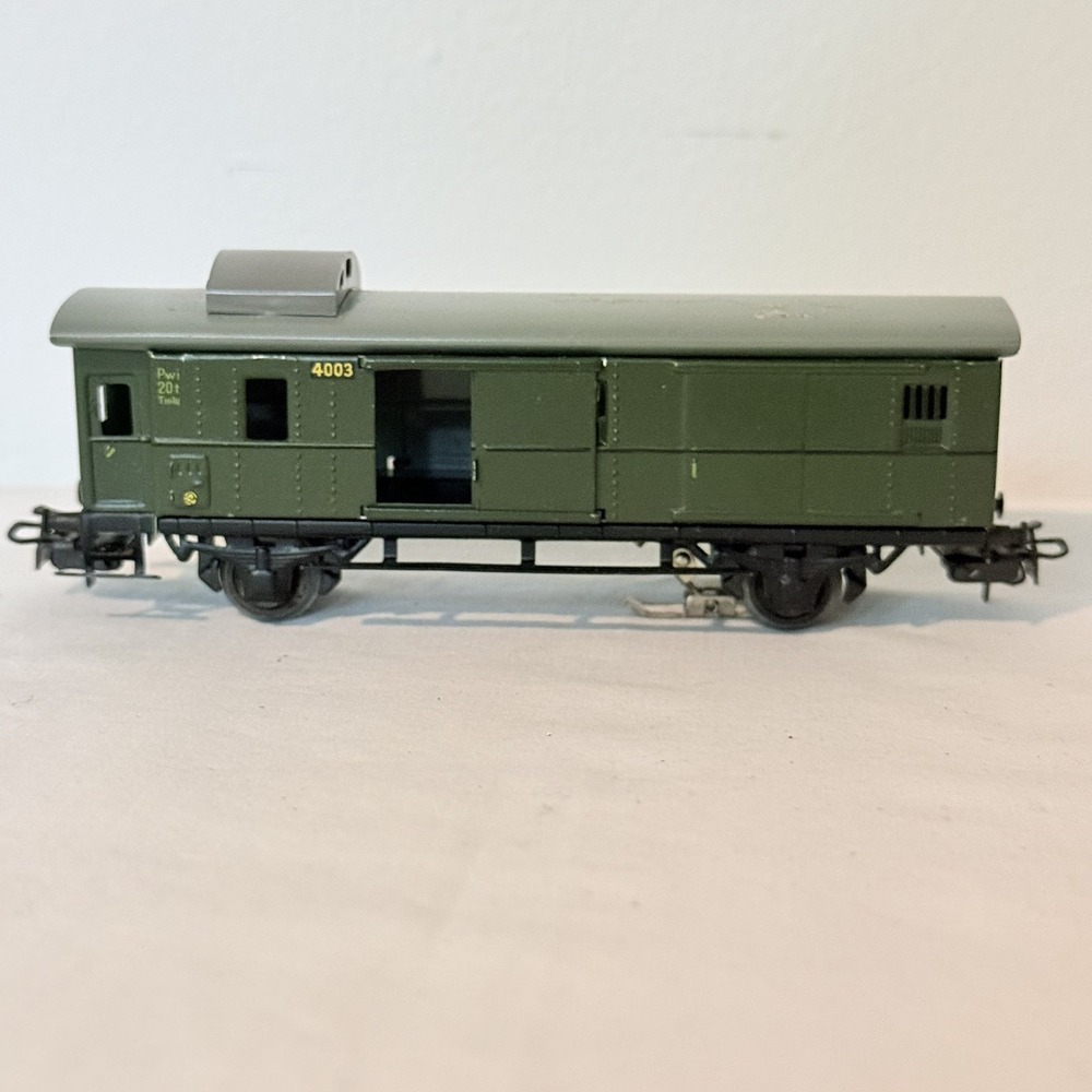 Marklin 4003 HO Scale DB Baggage Car Tin Plate Model Train with Tail Lights